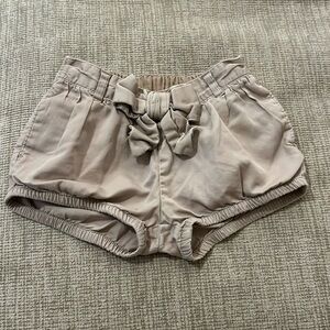 Girls 2T baby gap shorts with bow